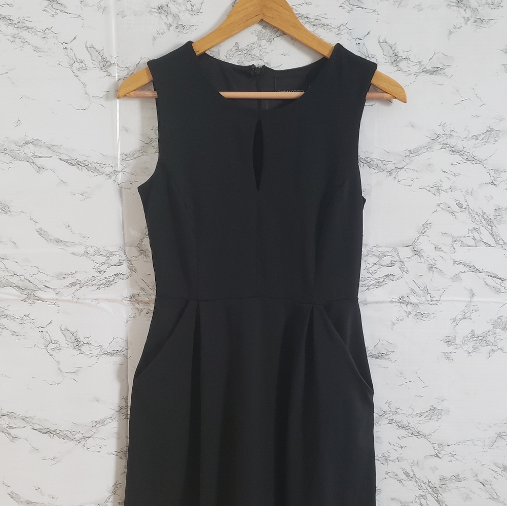 Black, sleeveless Cynthia Rowley cocktail dress with pockets, S